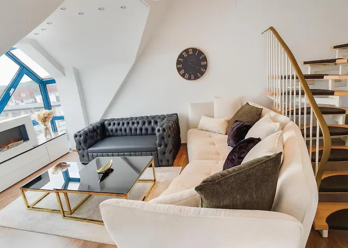 Self-check-in In Mit Parkplatz Nahe Messe, Frankfurt Und Flughafen